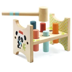 Banco con martillo madera