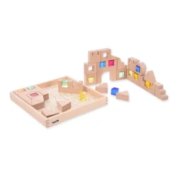 Bloques construcción madera y cubos colores translúcidos con bandeja de madera. 39 piezas