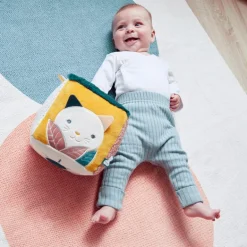 Cubo de tela con texturas