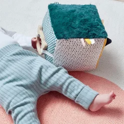 Cubo de tela con texturas