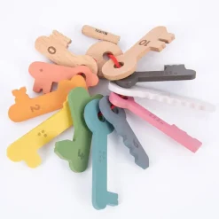 Llaves de madera de colores para contar del 0 al 10