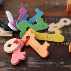 Llaves de madera de colores para contar del 0 al 10