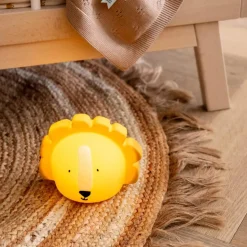 Lámpara de noche león