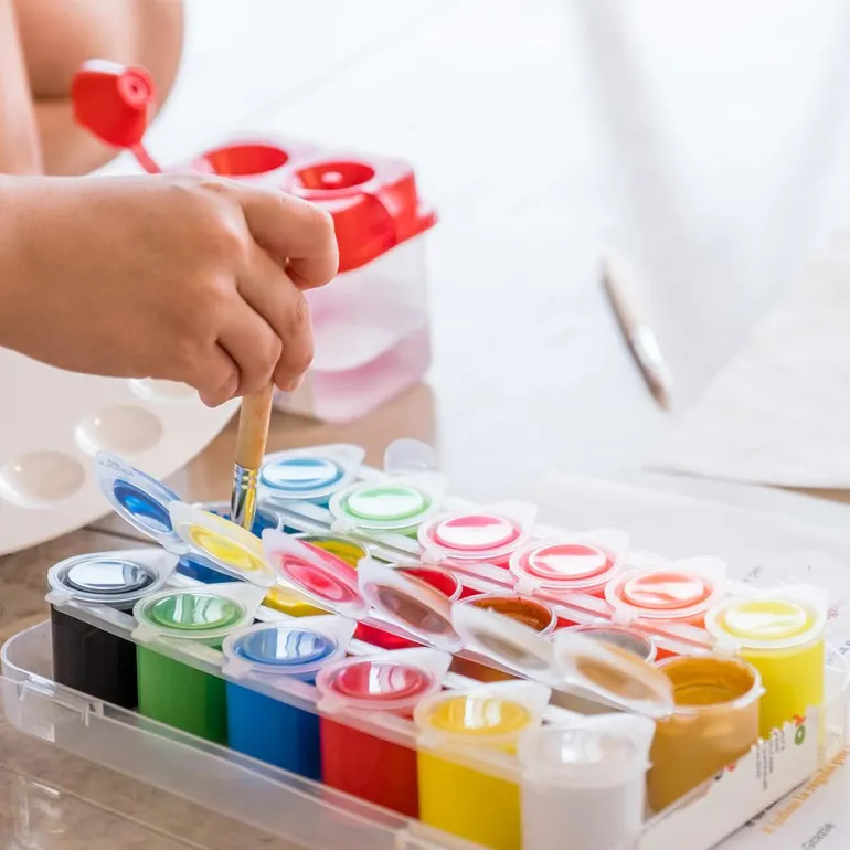 Maletín de témpera 18 colores 25ml. Primo